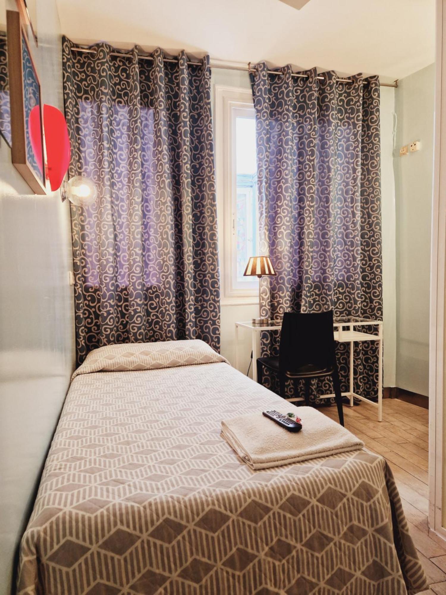Casa De Huespedes Dolce Vita Мадрид Екстериор снимка
